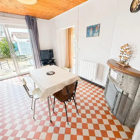 Maison Rénovée Proche Plage, Jardin Clos, Terrasse Et Parking Privé - Fr-1-22-353 * La Tranche-sur-Mer